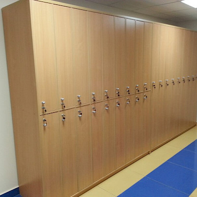 Шкафчики для вещей в коридоре